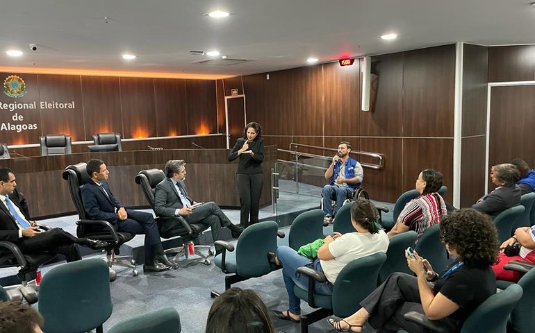 TRE reúne entidades de pessoas com deficiência para discutir participação nas eleições