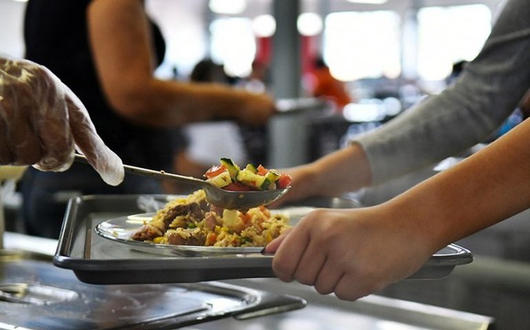 CDH analisa sugestão que prevê auxílio-alimentação a servidores aposentados