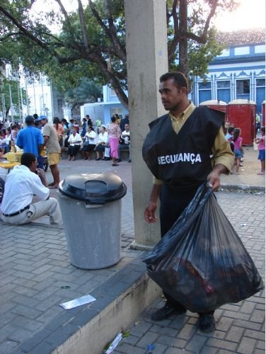 Fim de festa: limpeza é uma das prioridades da organização do evento