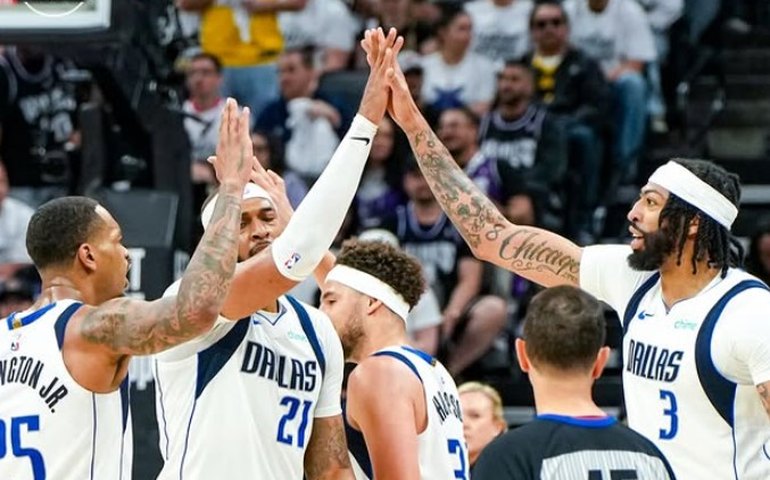 Heat e Mavericks vencem e avançam em busca de vaga nos playoffs da NBA