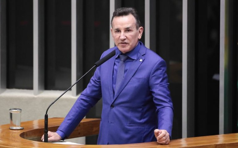 Frentes parlamentares pedem atualização urgente da tabela do Simples; ouça