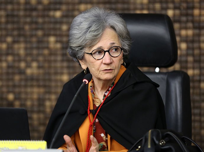 Tribunal de ﻿Justiça mantém prefeito de Canapi afastado do cargo