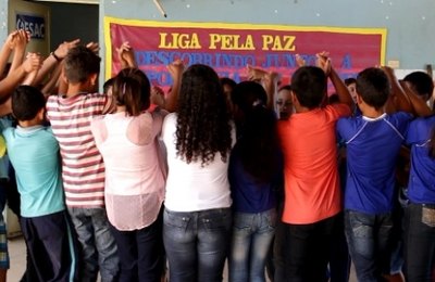 Metodologia Liga Pela Paz utiliza o teatro para estimular a reflexão