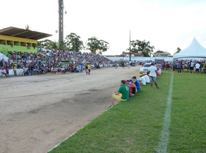 Bingo do Miguelense F.C. conta com milhares de pessoas em São Miguel