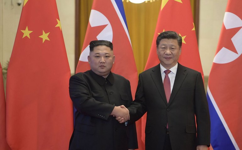 Xi Jinping chega à Coreia do Norte para visita oficial