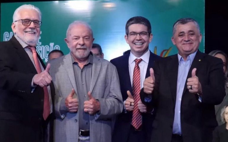 Lula anuncia Guimarães, Jaques Wagner e Randolfe como líderes no Legislativo