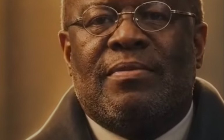 O novo homem da capa preta? DC lança Joaquim Barbosa como presidenciável após racha com Aldo Rebelo