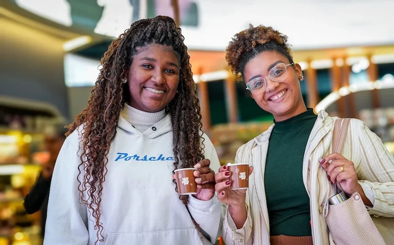 Café com Deus Pai 2026 convida leitores a espalhar Porções Diárias de Amor