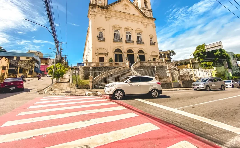 DMTT interdita Ladeira da Catedral para passagem de 300 padres em Maceió