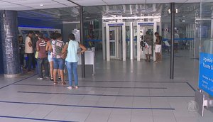 Agências bancárias encerram atendimento ao público externo em 2017 nesta quinta-feira