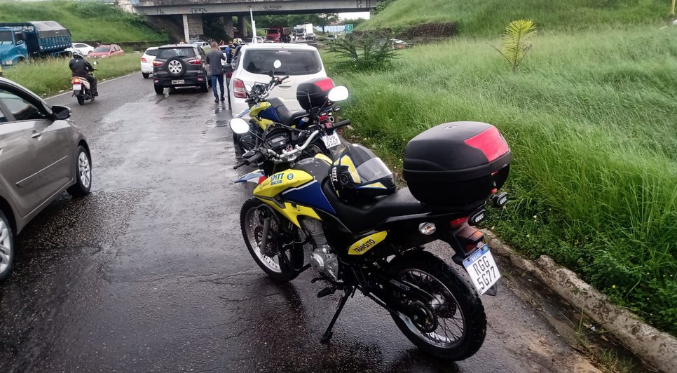 Engavetamento de três veículos deixa trânsito lento na Zona Sul de Aracaju