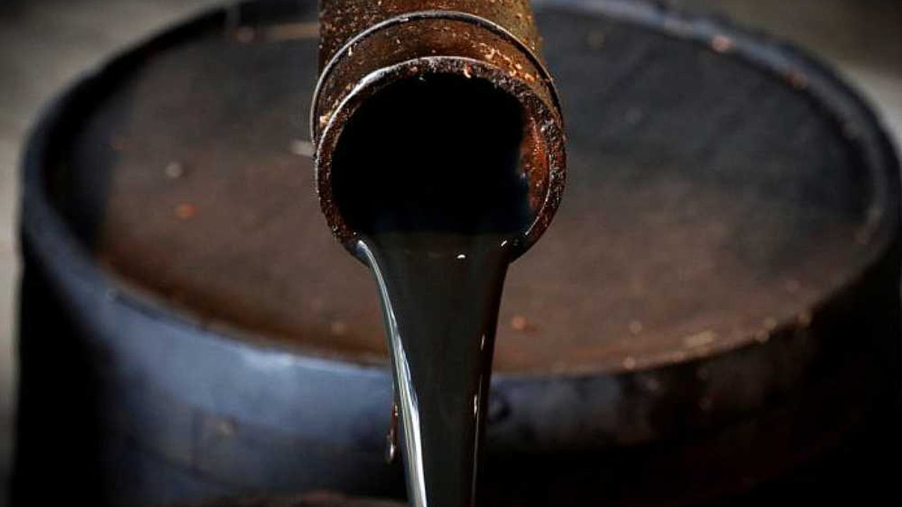 Dólar sobe com fracasso de cessar-fogo na Ucrânia e alta do petróleo