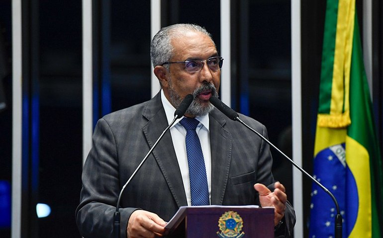 Senador destaca crise na pecuária leiteira do RS