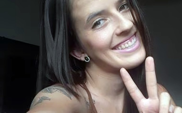 Jovem de 27 anos morta por bala perdida de policial deixa duas filhas