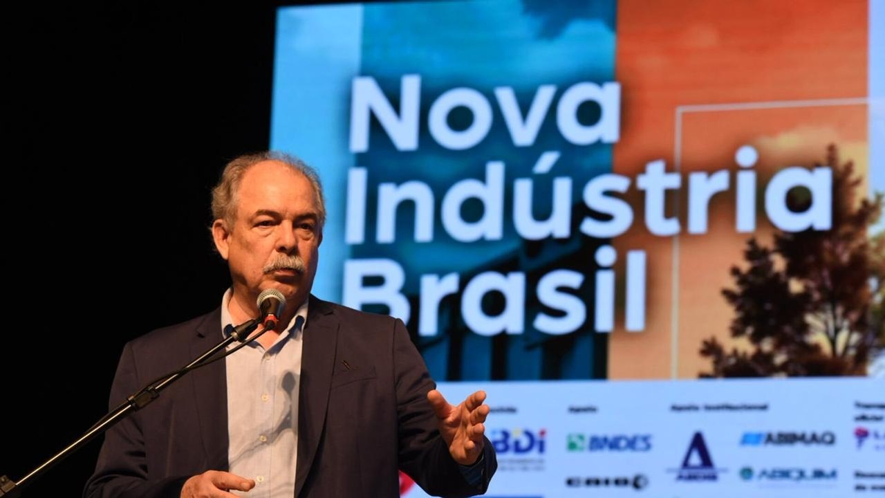 Mercadante diz que Brasil estuda como atrair de volta pesquisadores brasileiros nos EUA (VÍDEOS)