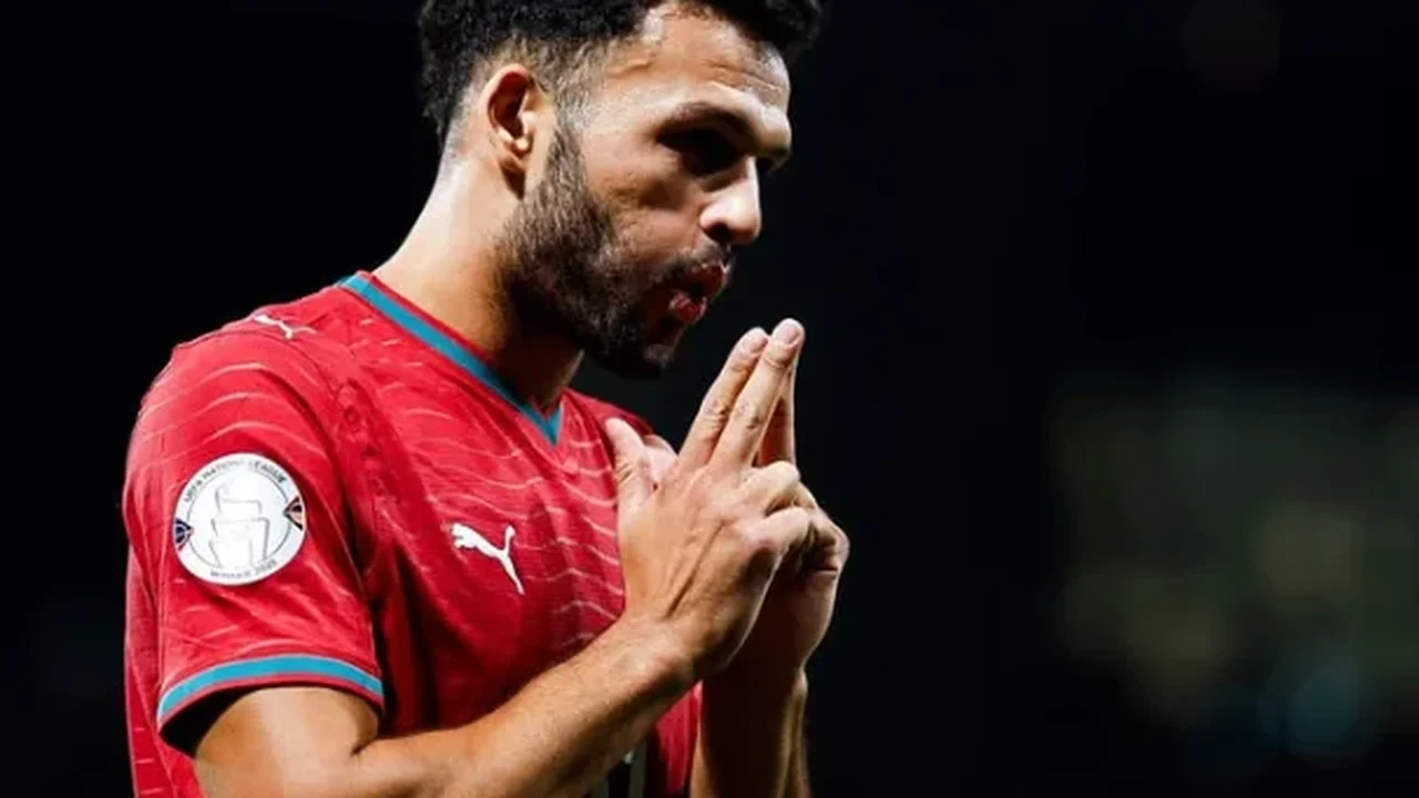 Concorrente de CR7 quer ser titular de Portugal e dá recado: 'Se alguém deve jogar, sou eu'