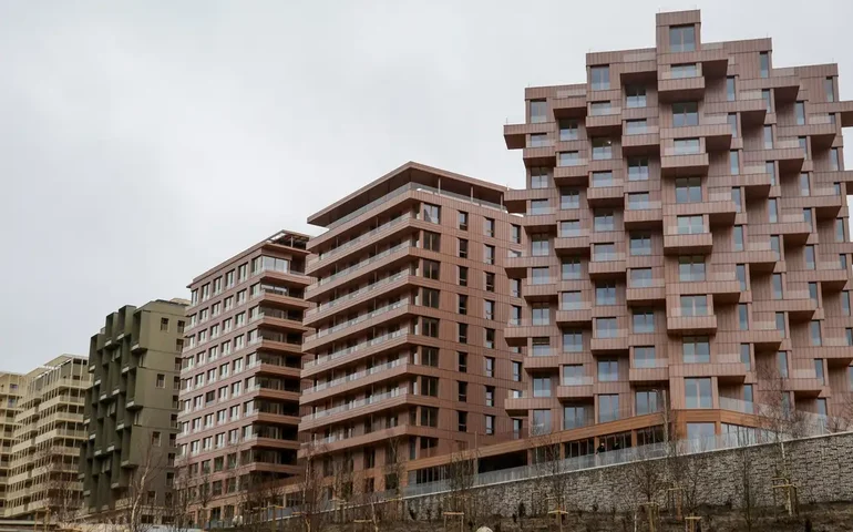 Com a presença de Macron, Vila Olímpica dos Jogos de Paris é inaugurada 