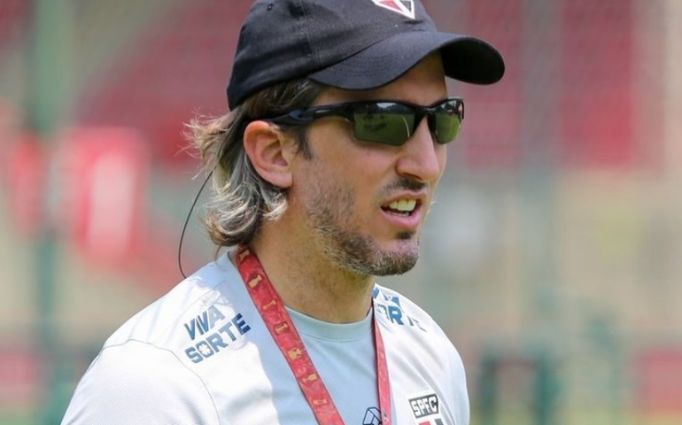 Zubeldía faz mistério sobre o time do São Paulo que enfrenta o Red Bull Bragantino
