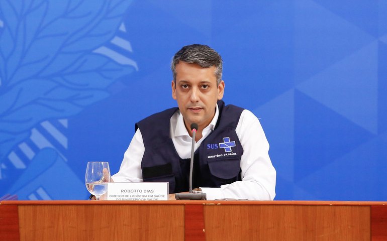 Saúde demite diretor acusado de pedir propina para compra de vacinas