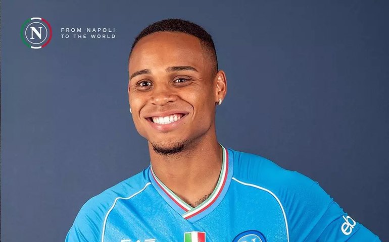 Napoli oficializa contratação do zagueiro Natan, ex-Bragantino e ex-Flamengo