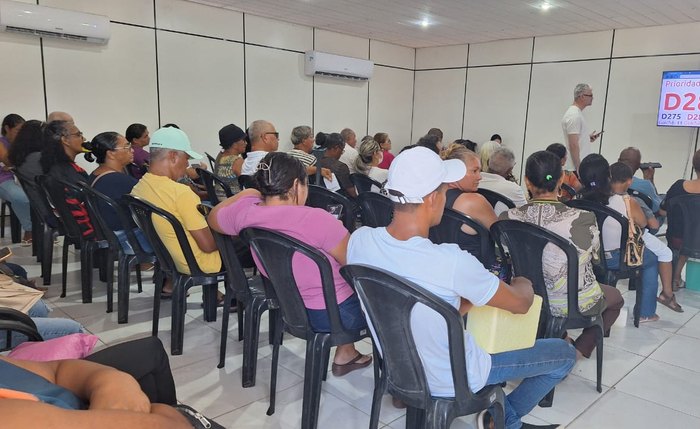 Morosidade no atendimento da antiga Farmex revolta usuários Morosidade no atendimento da antiga Farmex revolta usuários