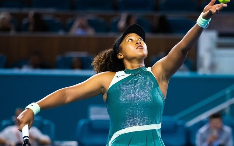 Naomi Osaka larga com vitória no WTA 1000 de Roma e desafia Kostyuk na segunda rodada