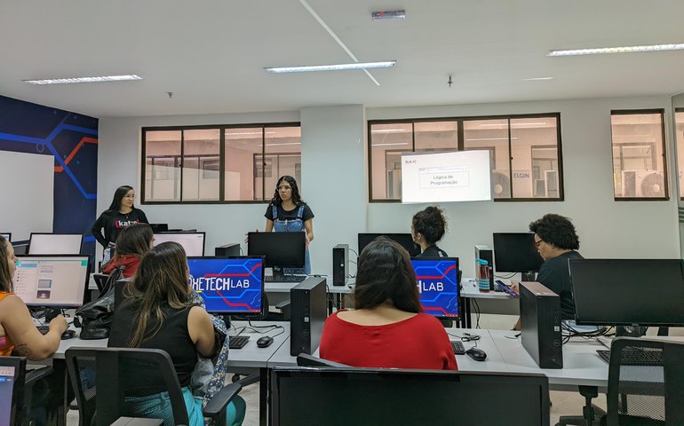 No mês da mulher, Ciência e Tecnologia lança Hackathon exclusivo para o público feminino