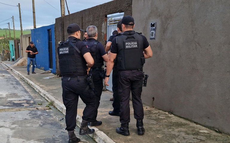 Operação da SSP prende 12 integrantes de facção criminosa em Marechal Deodoro