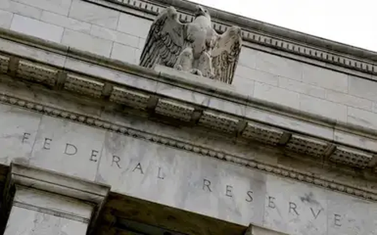 Dirigente do Fed vê política monetária 'bem posicionada' e prega 'abordagem paciente'