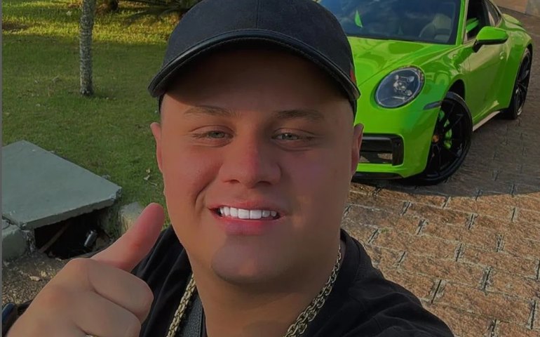 Filho de Deolane Bezerra posta mensagem após prisão da influenciadora