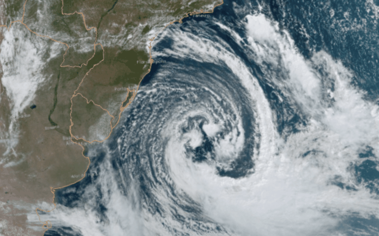 Japão cancela voos e trens com aproximação de um novo tufão