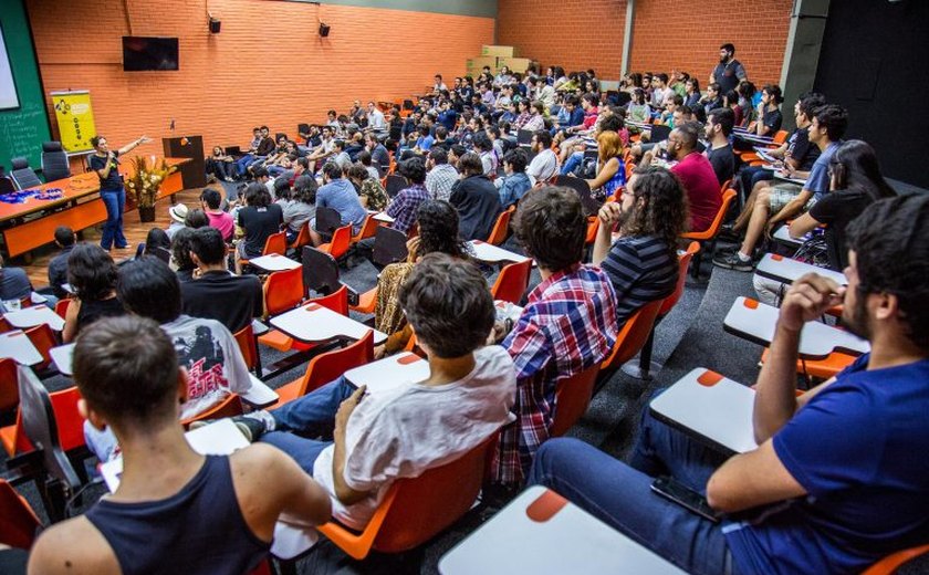 Comissão debate violência em universidades por intolerância à diversidade de pensamento