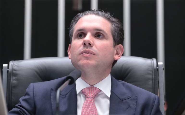 Aprovação de projeto que regulamenta a reforma tributária vai reduzir custos para o cidadão, diz Motta