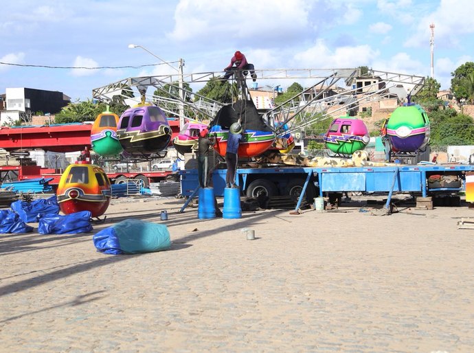 Tradicional parque de diversões começa a ser montado em Arapiraca