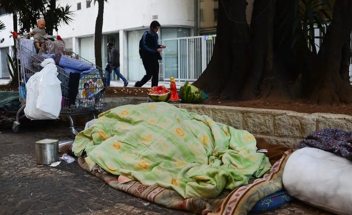 Município de Maceió deve cessar o uso de arquitetura hostil contra população em situação de rua