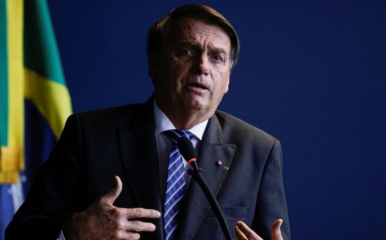 ‘Quem me cobra quer eleger Lula’, diz Bolsonaro sobre imóveis com dinheiro vivo