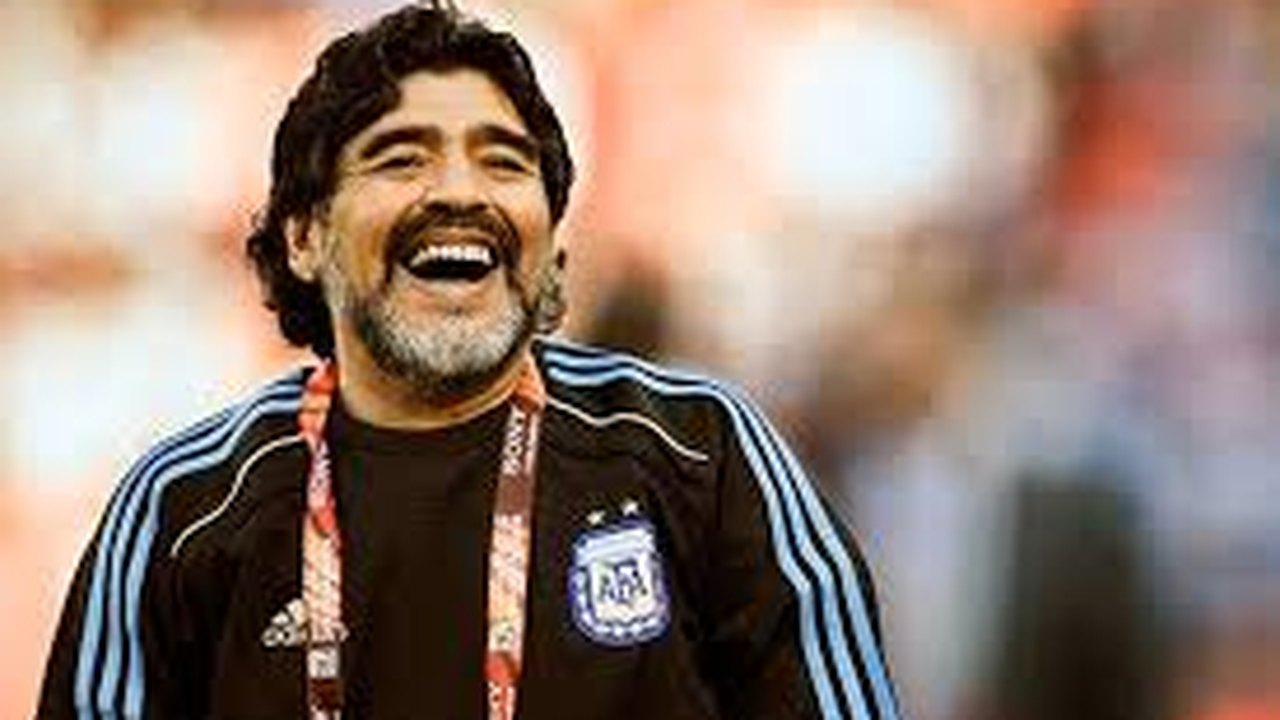Cinco anos sem Maradona: os lances e gols que eternizaram o craque argentino
