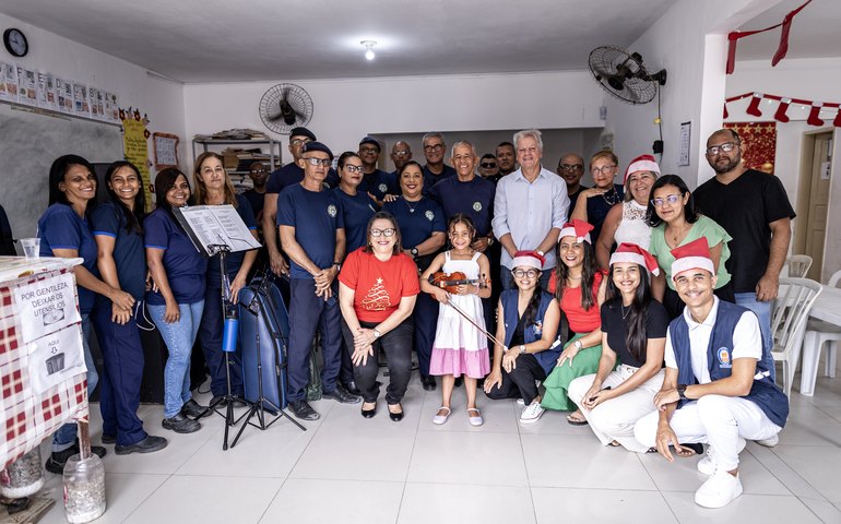 Usuários do Centro POP se divertem em festa de Natal