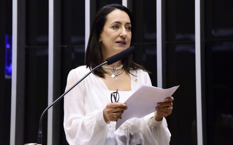 Comissão aprova projeto que exige distribuição no SUS do cordão de fita com girassóis