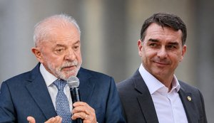 Lula e Flávio Bolsonaro. / Foto: Imagem gerada por IA. 