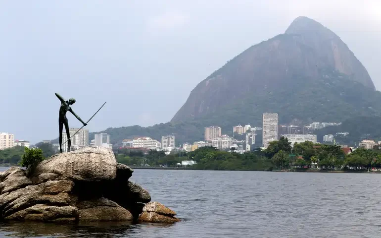 Em 215 anos de aterros, espelho d’água da Lagoa Rodrigo de Freitas encolheu pela metade; veja o que mudou com o tempo