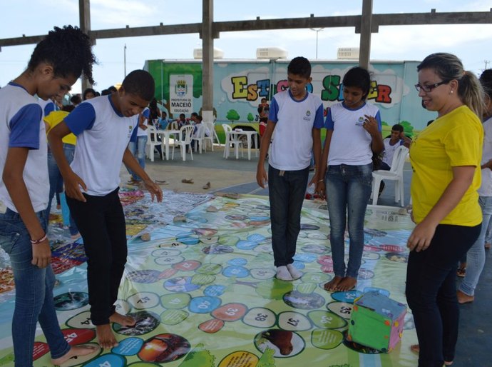 Estudantes participam da Semana Nacional de Combate à Dengue