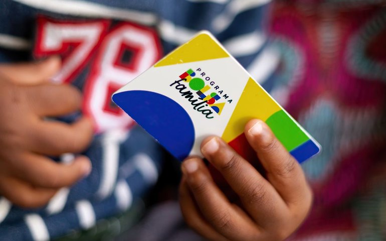 Beneficiários do Bolsa Família denunciam tentativa de golpe por SMS