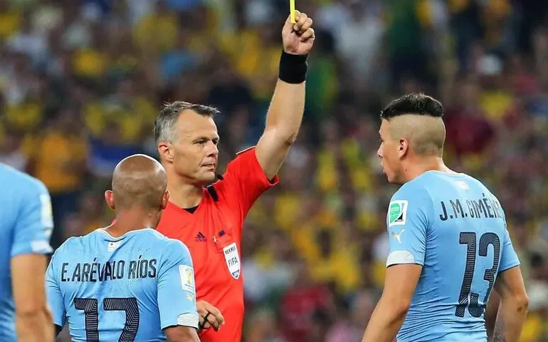 Fifa estuda zerar cartões amarelos em 2 fases da Copa do Mundo