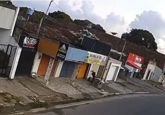 Motociclista morre após ser arremessado contra muro no Tabuleiro do Martins