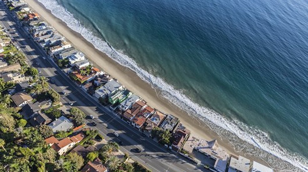 Descubra alguns cuidados ao comprar um imóvel na praia