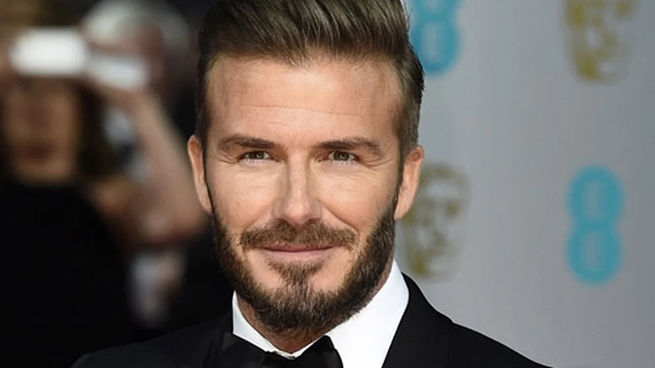 David Beckham é condecorado cavaleiro pelo rei Charles III após 13 anos de espera