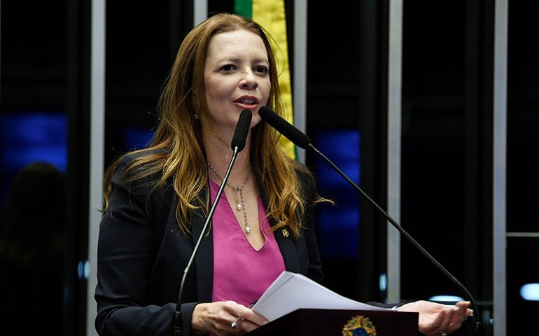 Janaína Farias destaca prazo para registro de propostas no PAC