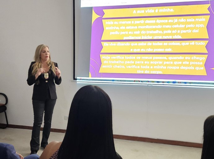 Coordenadora das Delegacias Especializadas de Atendimento à Mulher destaca luta contra violência de gênero