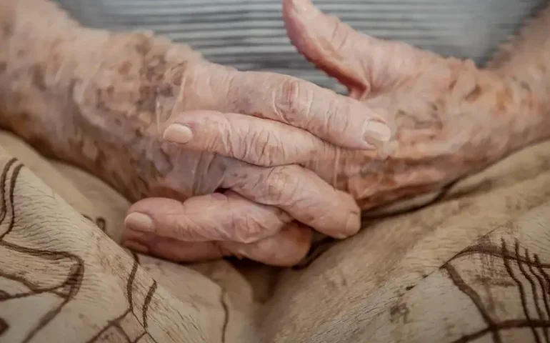 CDH vota ampliação de regras para centros de acolhimento a idosos